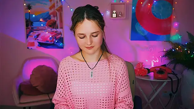 Snapshot of DeboraLarson chatting on 15, 12, 2024 DeboraLarson online show from 15, 12, 2024