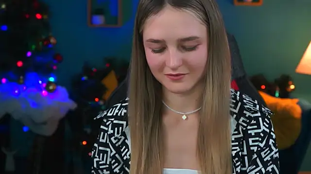 Snapshot of DeboraLarson chatting on 20, 12, 2024 DeboraLarson online show from 20, 12, 2024