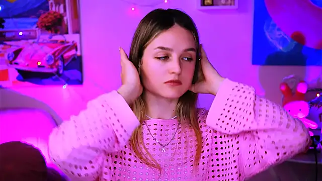 Snapshot of DeboraLarson chatting on 29, 1, 2025 DeboraLarson online show from 29, 1, 2025