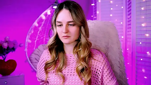 Snapshot of DeboraLarson chatting on 25, 2, 2025 DeboraLarson online show from 25, 2, 2025