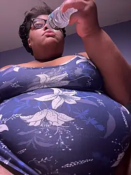Snapshot of dondivax3 chatting on 4, 8, 2026 dondivax3 online show from 4, 8, 2026