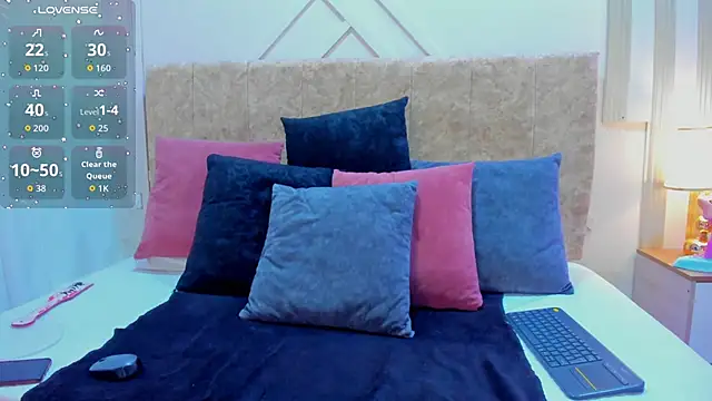 Snapshot of ashley__foxx_ chatting on 8, 11, 2025 ashley foxx online show from 8, 11, 2025