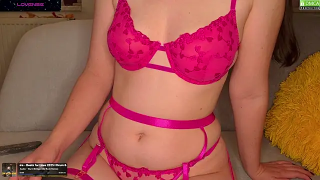 Snapshot of Scarlettt_Beauty chatting on 24, 9, 2025 Scarlettt Beauty online show from 24, 9, 2025