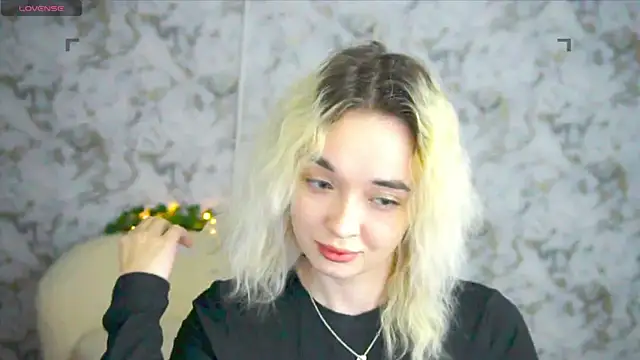 Snapshot of Ashley_S chatting on 23, 4, 2026 Ashley S online show from 23, 4, 2026