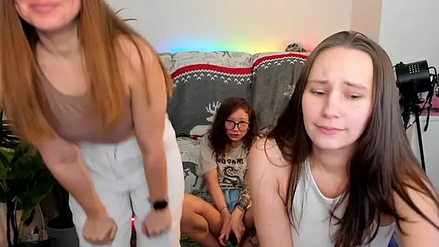 HotCaramellsTV online show from 15, 12, 2024