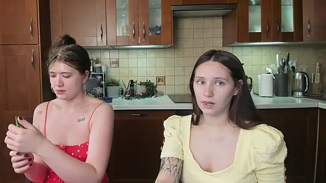 Snapshot of HotCaramellsTV chatting on 29, 6, 2026 HotCaramellsTV online show from 29, 6, 2026
