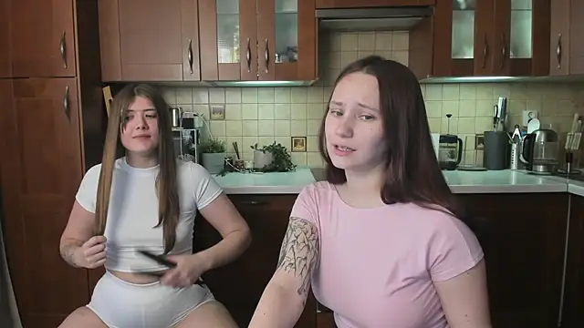 Snapshot of HotCaramellsTV chatting on 11, 7, 2026 HotCaramellsTV online show from 11, 7, 2026