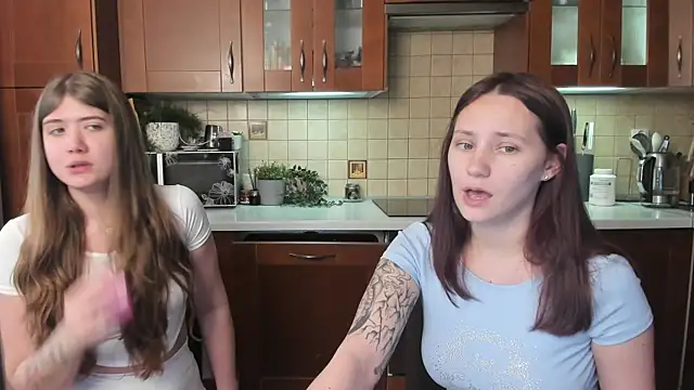 Snapshot of HotCaramellsTV chatting on 29, 7, 2026 HotCaramellsTV online show from 29, 7, 2026