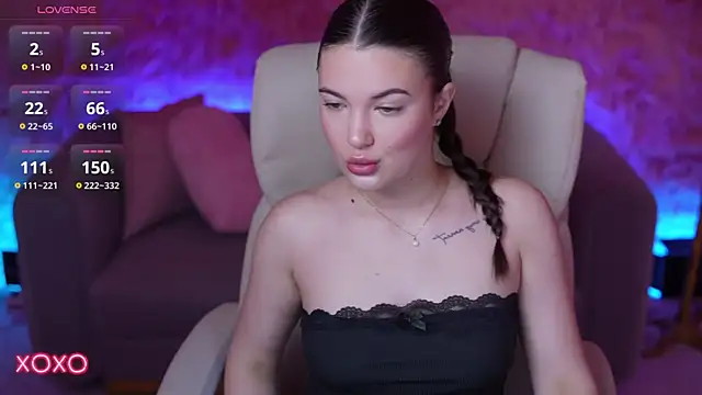 Snapshot of YourLolaBunny chatting on 18, 5, 2026 YourLolaBunny online show from 18, 5, 2026