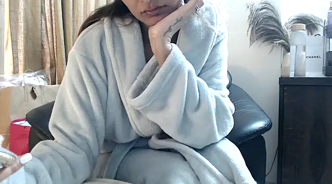 Snapshot of trippy_tina chatting on 23, 12, 2024 trippy tina online show from 23, 12, 2024