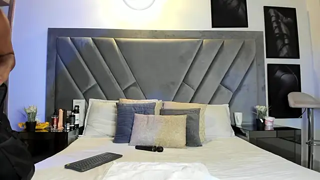 brenda nova18 online show from 23, 3, 2026