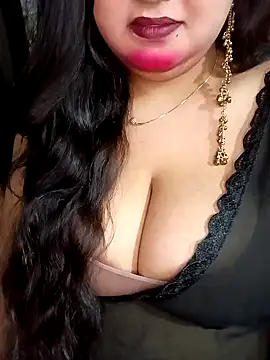 Snapshot of Suhanakhan00 chatting on 6, 4, 2026 Suhanakhan00 online show from 6, 4, 2026