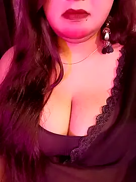 Snapshot of Suhanakhan00 chatting on 8, 4, 2026 Suhanakhan00 online show from 8, 4, 2026