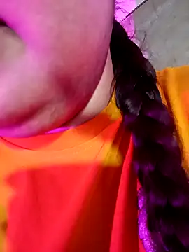 Snapshot of Suhanakhan00 chatting on 17, 5, 2026 Suhanakhan00 online show from 17, 5, 2026