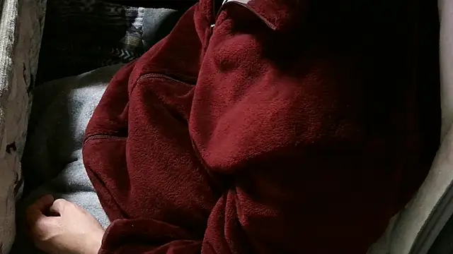 Snapshot of cinnabar_red chatting on 16, 4, 2026 cinnabar red online show from 16, 4, 2026