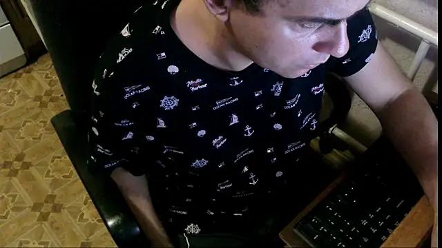 Snapshot of AlDON59 chatting on 11, 1, 2025 AlDON59 online show from 11, 1, 2025