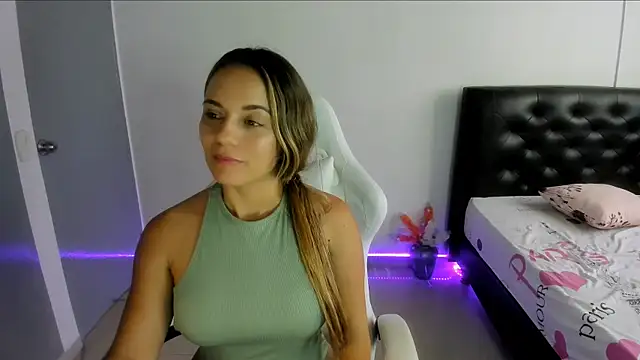 Snapshot of Sara_lopez_28 chatting on 4, 3, 2025 Sara lopez 28 online show from 4, 3, 2025