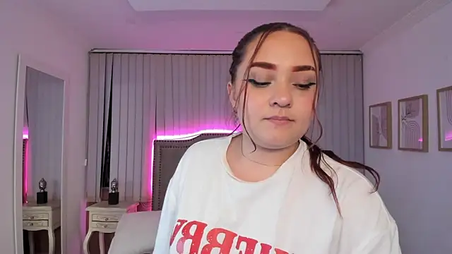 Snapshot of Valentina_Se chatting on 5, 2, 2025 Valentina Se online show from 5, 2, 2025