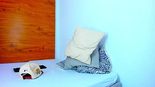 Snapshot of EVAN_XOX chatting on 18, 12, 2024 EVAN XOX online show from 18, 12, 2024