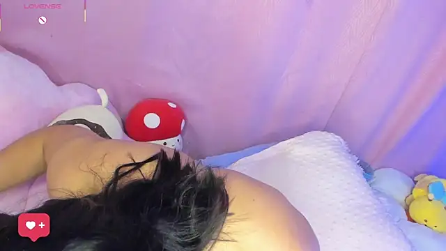 Snapshot of anni_ross chatting on 5, 11, 2025 anni ross online show from 5, 11, 2025