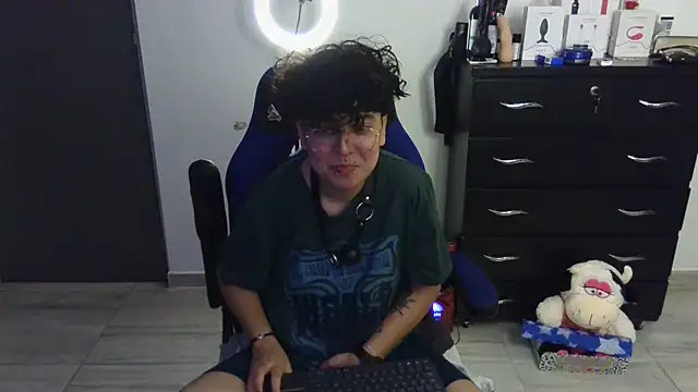 thomascooper7 online show from 2, 3, 2025