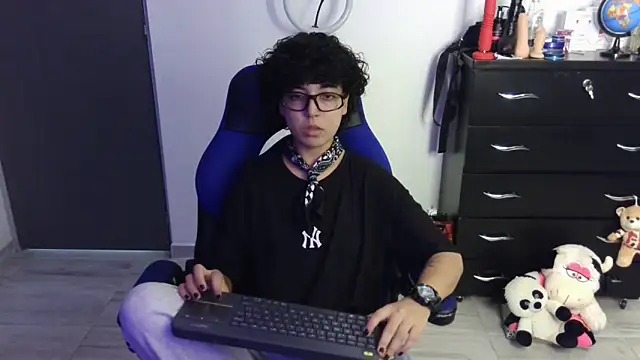 thomascooper7 online show from 8, 4, 2026