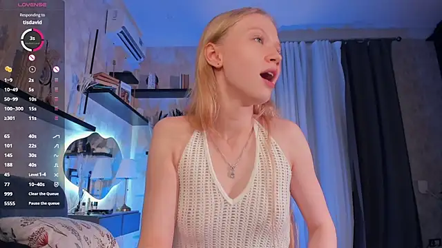 Snapshot of AnitaaClark chatting on 29, 10, 2025 AnitaaClark online show from 29, 10, 2025