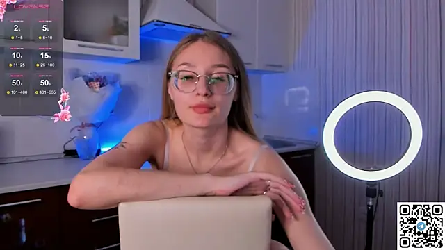 LivyyBossom online show from 13, 3, 2025