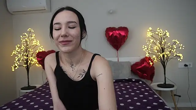 NikkiGoldSide online show from 3, 3, 2025