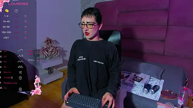 Snapshot of melodybonss_ chatting on 13, 1, 2025 melodybonss  online show from 13, 1, 2025