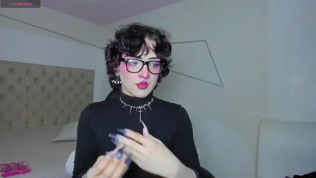 Snapshot of melodybonss_ chatting on 12, 10, 2025 melodybonss  online show from 12, 10, 2025