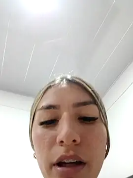 Snapshot of GIRL_DONCELLA chatting on 31, 12, 2024 GIRL DONCELLA online show from 31, 12, 2024