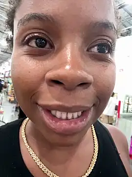 Snapshot of miamiworld chatting on 21, 10, 2025 miamiworld online show from 21, 10, 2025