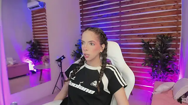 Sapphire Venuss online show from 24, 2, 2026