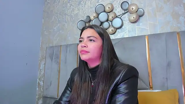 KimDevinne online show from 23, 11, 2025