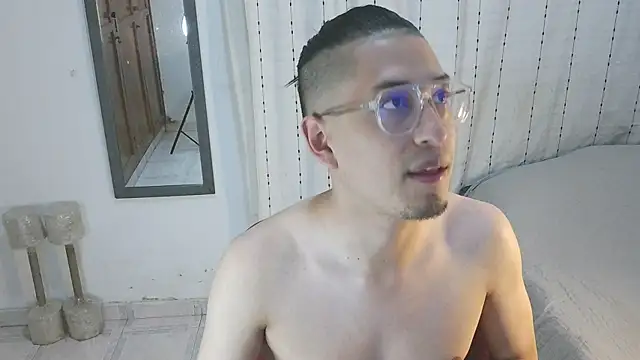 Snapshot of Orionferrer- chatting on 21, 12, 2025 Orionferrer- online show from 21, 12, 2025