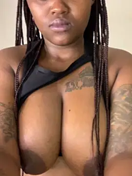 Snapshot of ThickPearlx23 chatting on 7, 7, 2026 ThickPearlx23 online show from 7, 7, 2026