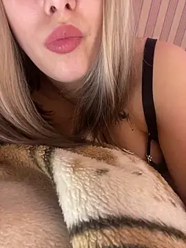 Snapshot of 69Laura696 chatting on 8, 2, 2025 69Laura696 online show from 8, 2, 2025