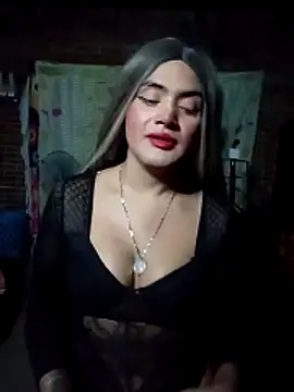 yovana13 online show from 4, 3, 2026