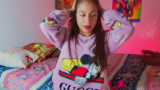 Snapshot of Luci_And_Sofi chatting on 4, 2, 2026 Luci And Sofi online show from 4, 2, 2026