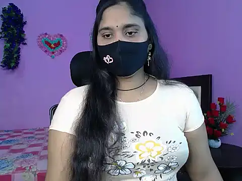 Snapshot of Hot_Maleka chatting on 5, 4, 2026 Hot Maleka online show from 5, 4, 2026