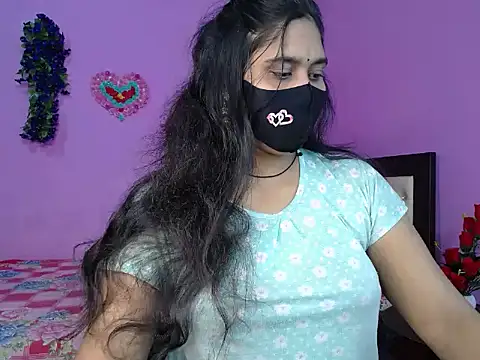 Snapshot of Hot_Maleka chatting on 8, 4, 2026 Hot Maleka online show from 8, 4, 2026