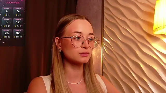 Tiffanyhunt online show from 19, 11, 2025