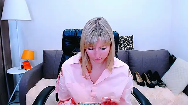 Snapshot of Incredible_Ariela chatting on 25, 6, 2026 Incredible Ariela online show from 25, 6, 2026