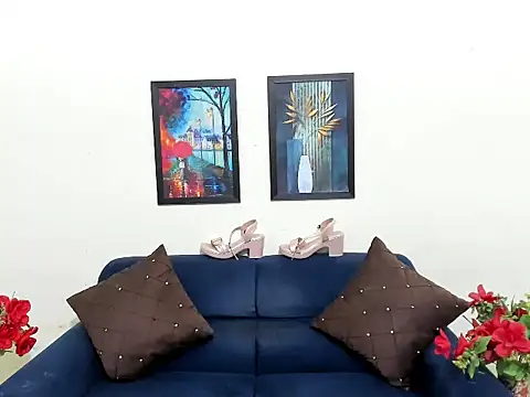 evaaelfiee online show from 5, 10, 2025