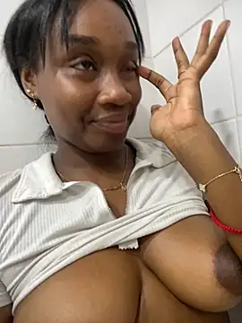 Snapshot of EscorpiLeoncita chatting on 20, 2, 2025 EscorpiLeoncita online show from 20, 2, 2025