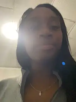 Snapshot of EscorpiLeoncita chatting on 12, 3, 2025 EscorpiLeoncita online show from 12, 3, 2025