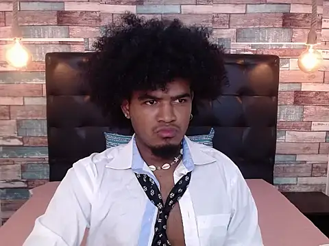 Snapshot of JaicobRuneer chatting on 7, 10, 2025 JaicobRuneer online show from 7, 10, 2025