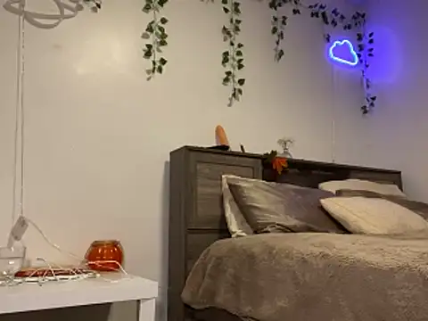 Snapshot of Kittyymaze1 chatting on 6, 11, 2025 Kittyymaze1 online show from 6, 11, 2025