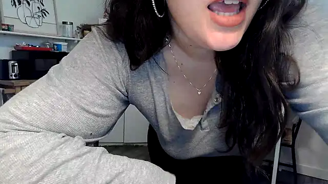 Snapshot of Kittyymaze1 chatting on 4, 2, 2026 Kittyymaze1 online show from 4, 2, 2026